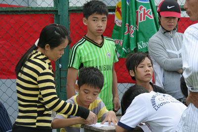 Náo nức giấc mơ cầu thủ