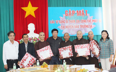 Gặp mặt các tăng sĩ tham gia công tác phật sự tại huyện đảo Trường Sa