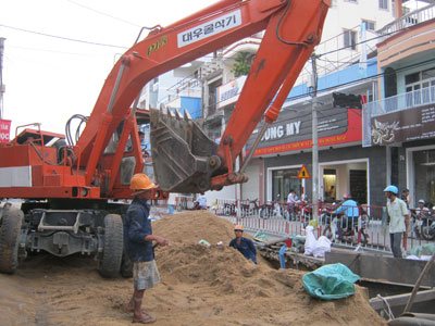 Khôi phục dần tiến độ