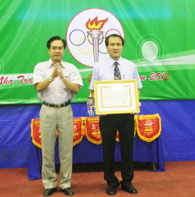 Giữ vững danh hiệu dẫn đầu khối thi đua