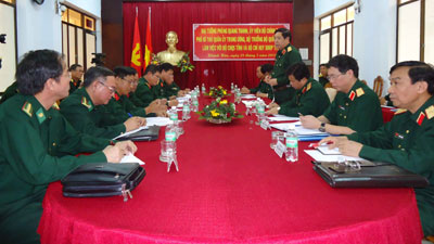 Đại tướng Phường Quang Thanh - Ủy viên Bộ Chính trị, Phó Bí thư Quân ủy Trung ương, Bộ trưởng Bộ Quốc phòng phát biểu tại buổi làm việc.