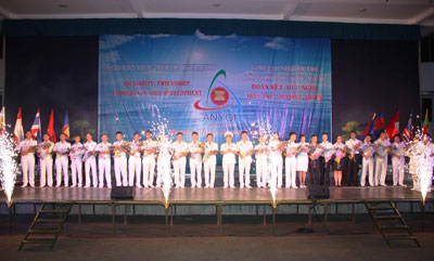 Thắt chặt tình đoàn kết, hữu nghị và hợp tác