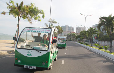 Hấp dẫn tour du lịch nội thành bằng xe điện