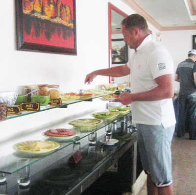 Cần có những quy định chặt chẽ hơn về thức ăn đường phố