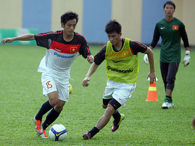 Hoãn VFF Cup, tránh “lộ bài”