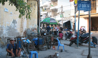 Những bình hàn gió đá đặt san sát nhau, nếu xảy ra nổ bình, sẽ gây cháy nổ liên hoàn, hậu quả khó lường.