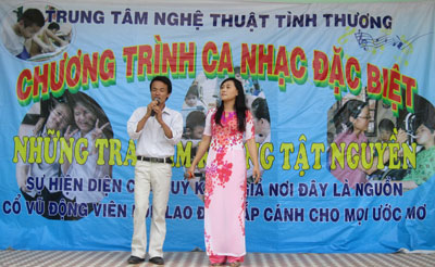 Giao lưu văn nghệ “Những trái tim không tật nguyền”