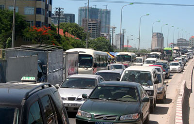 Từ 1-1-2013: Thu phí bảo trì đường bộ