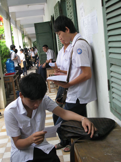 Căng thẳng trước kỳ thi vào lớp 10