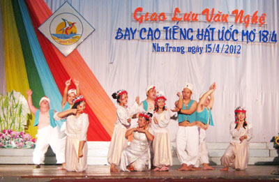 Giao lưu văn nghệ “Bay cao tiếng hát ước mơ 18-4”