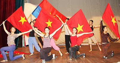 Hát mừng ngày đất nước giải phóng