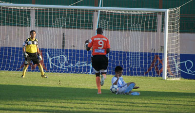 Đã “nghèo” còn gặp “eo”