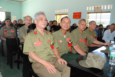 Những cựu chiến binh Trung đoàn Sao Thủy trở lại Nam Ninh Hòa - nơi các cụ sống và chiến đấu năm xưa.