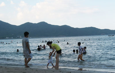 Nghịch lý ở một bãi tắm du lịch