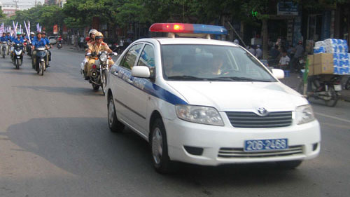 Sử dụng tín hiệu xe ưu tiên phải có giấy phép