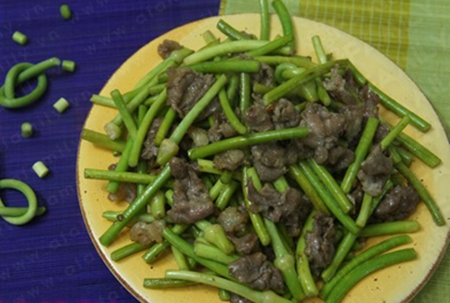 Món ăn: Ngồng tỏi xào bắp bò