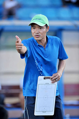 Bầu Kiên chờ Hồng Sơn