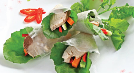 Món ăn: Cải trời cuộn cá ngừ lạ miệng