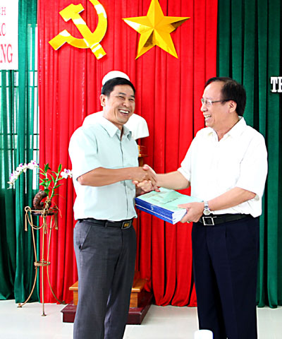 Đi tìm tiếng cười đúng nghĩa