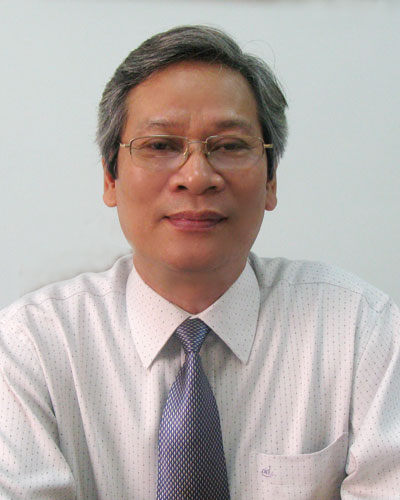 Từ năm học 2012-2013, đồng phục của học sinh là quần xanh, áo trắng