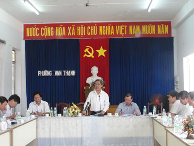  Đồng chí Lê Xuân Thân phát biểu chỉ đạo tại buổi làm việc. 