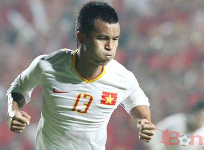 Tân Huấn luyện viên Phan Thanh Hùng truyền lửa khát khao cho cầu thủ