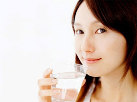 4 cốc nước mỗi ngày giúp ngăn bệnh tiểu đường