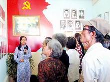 Người cao tuổi được giảm ít nhất 20% giá dịch vụ tham quan