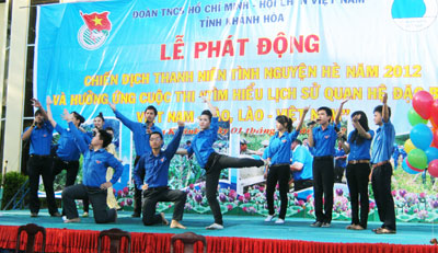 Sáng 1-6, tại Trung tâm Văn hóa - Thể thao huyện Diên Khánh, Tỉnh đoàn, Ủy ban Hội Liên hiệp Thanh niên (TN) Việt Nam tỉnh phối hợp tổ chức lễ phát động chiến dịch Thanh niên (TN) tình nguyện Hè năm 2012 