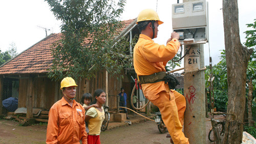 Vận hành thị trường phát điện cạnh tranh sẽ giảm sự độc quyền của ngành điện.