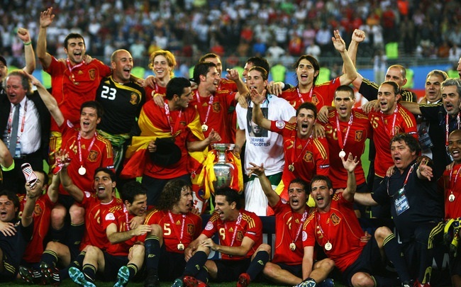 Khi quả bóng chưa lăn…