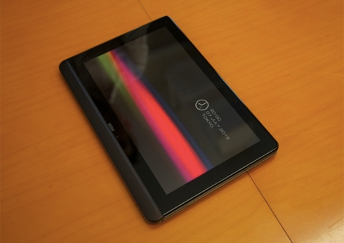 Máy tính với bàn phím trượt của Toshiba