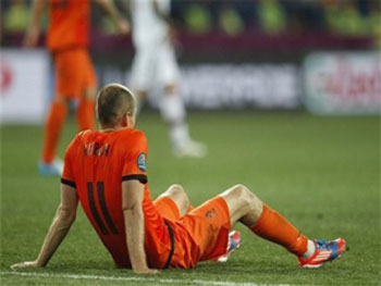 Robben, Sneijder lý giải cho trận thua của Hà Lan