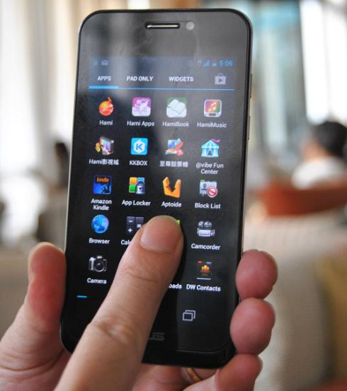 Điện thoại &quot;độc&quot; Asus Padfone xuất hiện ở Việt Nam