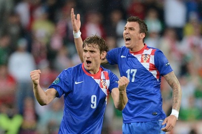 Azzurri và bức tường “Những người dẫn lửa”