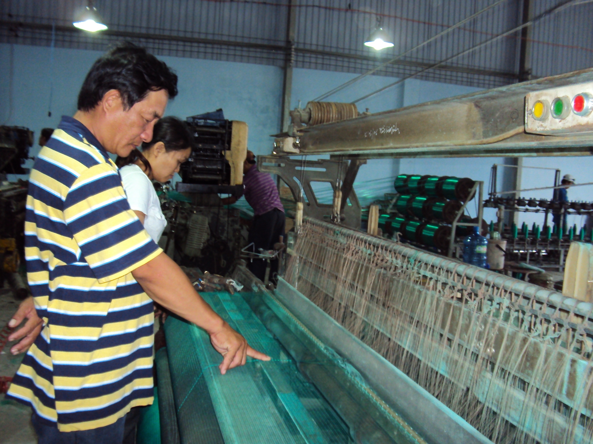 Xóm dệt lưới trũ ở Nha Trang