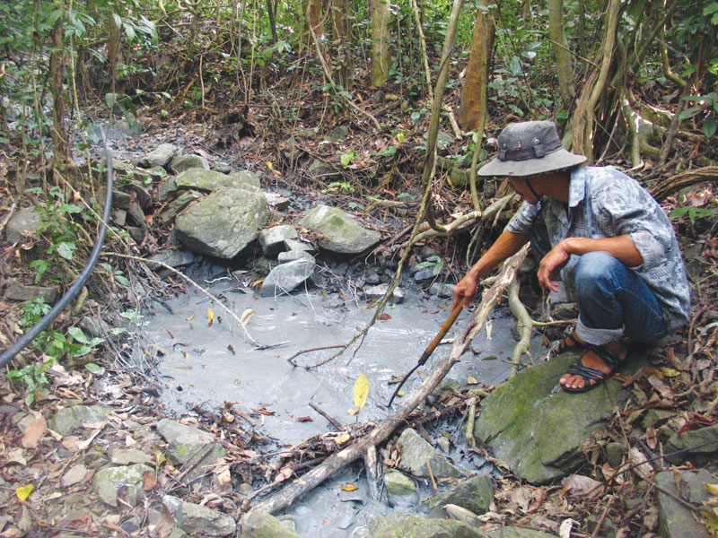 Vui buồn với đường dây nóng