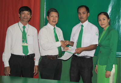 Một tài xế taxi Mai Linh cứu người sắp chết đuối