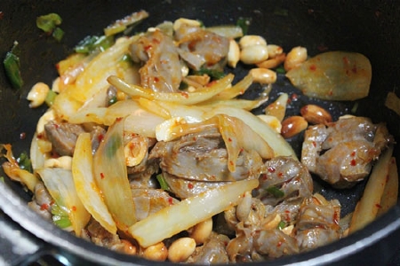 Món ăn: Mề gà xào lạc