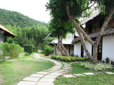 Đêm huyền diệu ở Khu du lịch Suối Hoa Lan