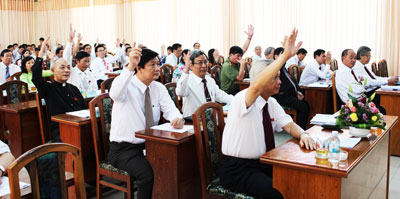 Bế mạc kỳ họp thứ 4 HĐND tỉnh Khánh Hòa khóa V