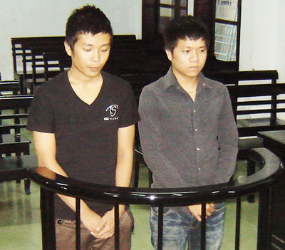 Sinh viên trộm đồ của du khách