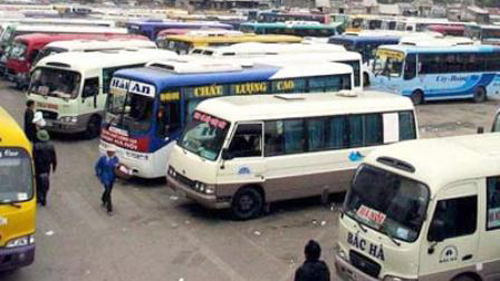 Doanh nghiệp vận tải chần chừ giảm giá cước