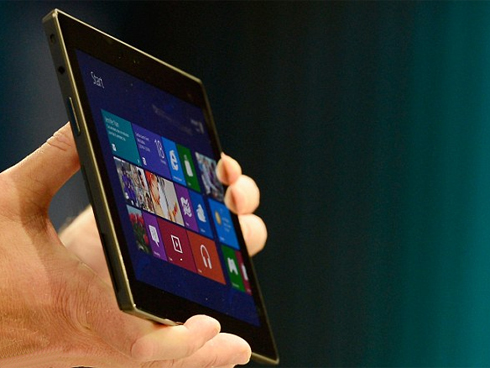 Bill Gates giải thích lý do Microsoft sản xuất Surface