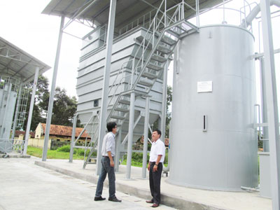 Thiết bị lắng lọc trọng lực tự động không sử dụng điện năng tại Trại Chăn nuôi Suối Dầu.