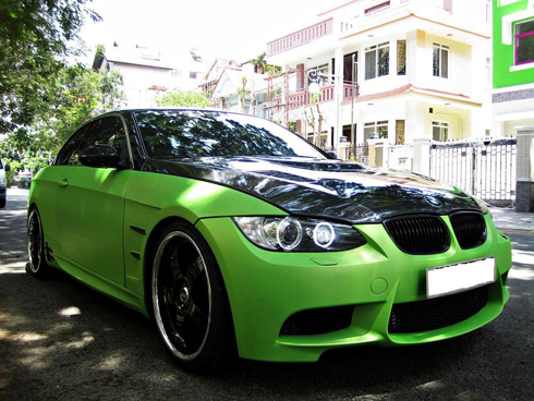 BMW serie 3 màu lạ dưới nắng Sài Gòn
