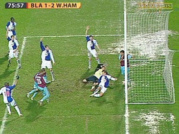 Premier League dùng công nghệ xác định bàn thắng