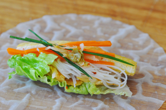 Món ăn: Ngon tuyệt nem cuốn kim chi đậu phụ