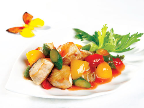 Món ăn: Cá chẻm chiên xốt rau củ