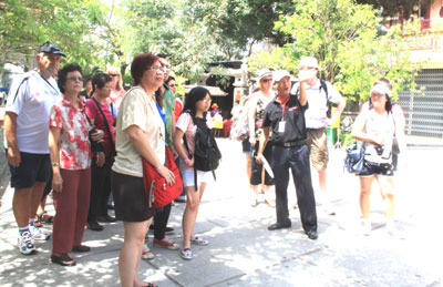 “Khát” hướng dẫn viên du lịch giỏi